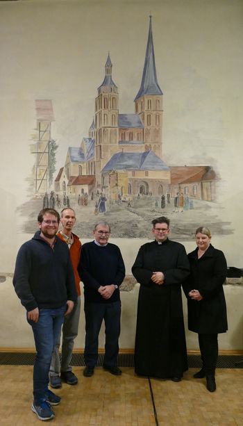 v.l.n.r. Martin Volke, Raphael Matthäi, Konrad Winter, Stadtpfarrer Patrick Prähler und Marion Amert